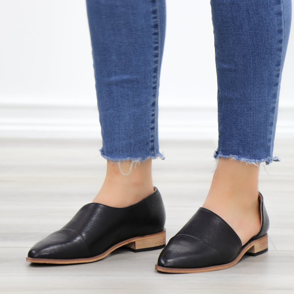 Black Opened Side Pointy Slip On Flat Loafer - Picture 12 of 13